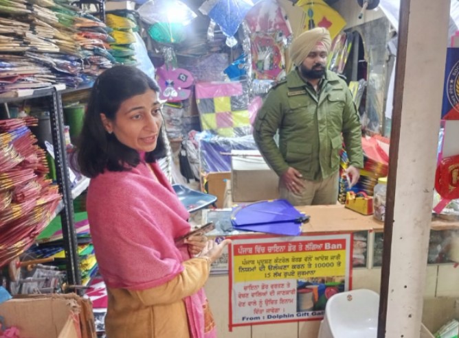 ਪਟਿਆਲਾ ਵਿੱਚ ਚਾਈਨਾ ਡੋਰ ਦੀ ਵਿਕਰੀ ’ਤੇ ਸਖ਼ਤੀ, ਅਚਾਰ ਬਜ਼ਾਰ ’ਚ ਅਚਾਨਕ ਚੈਕਿੰਗ