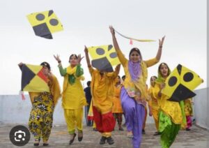 पीले-पीले सरसों के फूल, पीली उड़े पतंग        रंग बरसे पीला और छाए बसंत उमंग 