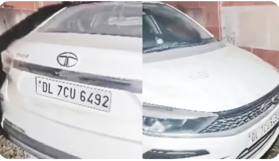 Breking News….ਰਾਜਧਾਨੀ ਦਿੱਲੀ ਵਿੱਚ ਕਾਰ ਦੇ ਅੰਦਰ ਤਿੰਨ ਲੋਕਾਂ ਦੀਆਂ ਮਿਲੀਆਂ ਲਾਸ਼ਾਂ