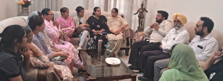 ​ਪੰਜਾਬ ਸਰਕਾਰ ਨੇ ਮਹਿਲਾਵਾਂ ਲਈ “ਮੁੱਖ ਮੰਤਰੀ ਮਾਵਾਂ ਧੀਆਂ ਸਤਿਕਾਰ ਯੋਜਨਾ” ਦੇ ਫਾਰਮ ਭਰਨੇ ਸ਼ੁਰੂ ਕੀਤੇ