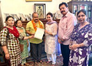 ਸਾਬਕਾ ਰਿਟਾਇਰ ਬੈਂਕ ਅਧਿਕਾਰੀ ਰਮਨ ਸ਼ਰਮਾ ਸਾਥੀਆਂ ਸਮੇਤ ਭਾਜਪਾ ਵਿੱਚ ਹੋਏ ਸ਼ਾਮਿਲ