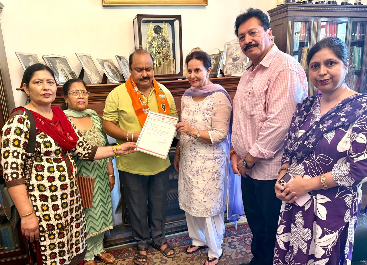 ਸਾਬਕਾ ਰਿਟਾਇਰ ਬੈਂਕ ਅਧਿਕਾਰੀ ਰਮਨ ਸ਼ਰਮਾ ਸਾਥੀਆਂ ਸਮੇਤ ਭਾਜਪਾ ਵਿੱਚ ਹੋਏ ਸ਼ਾਮਿਲ