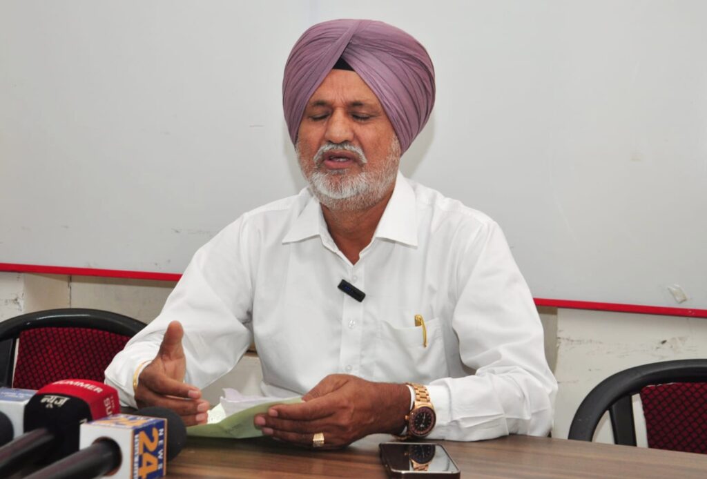 ਆੜ੍ਹਤੀ ਵੱਲੋਂ ਮਾਰਕੀਟ ਕਮੇਟੀ ਅਧਿਕਾਰੀਆਂ ’ਤੇ ਚਲਦੇ ਸੀਜ਼ਨ ’ਚ ਫੜ ਨਾ ਦੇਣ ਦਾ ਦੋਸ਼….. ਜੇਕਰ ਇਨਸਾਫ ਨਾ ਮਿਲਿਆ ਖੁਦਕੁਸ਼ੀ ਕਰਾਂਗਾ: ਕਰਨੈਲ ਸਿੰਘ