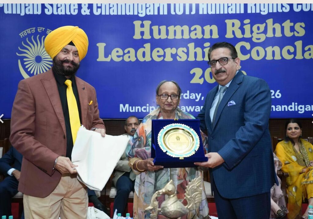ਹਿਊਮਨ ਰਾਈਟਸ ਕਮਿਸ਼ਨ ਪੰਜਾਬ ਵੱਲੋਂ ਰਾਜਪਾਲ ਕੌਰ ਮਸਤ ਸਨਮਾਨਿਤ …..ਇੱਕ ਹੋਰ ਸਨਮਾਨ ਮਸਤ ਅੰਟੀ ਦੇ ਨਾਮ